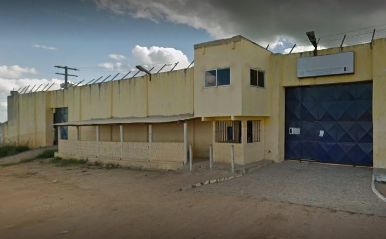 Mulher é detida em CG tentando entrar com maconha em presídio
