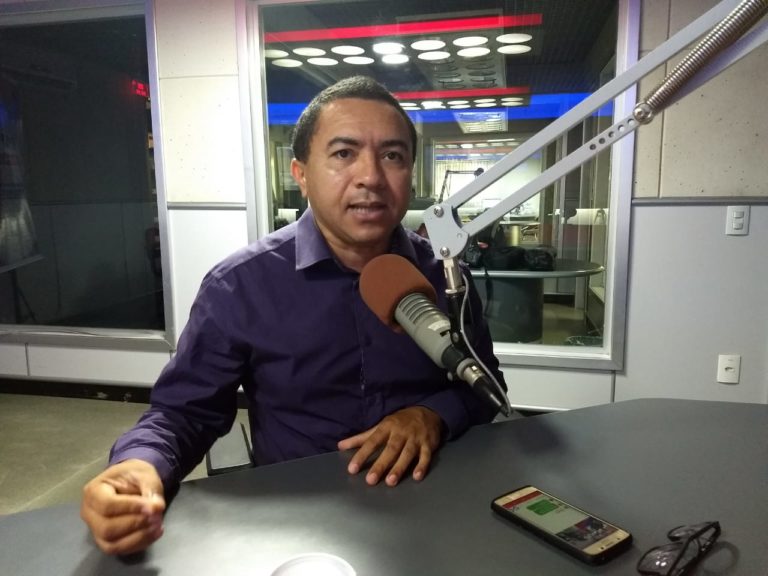 “Há momentos que você tem que passar por cima do entulho”, diz vereador sobre saída de colega da CPI dos combustíveis