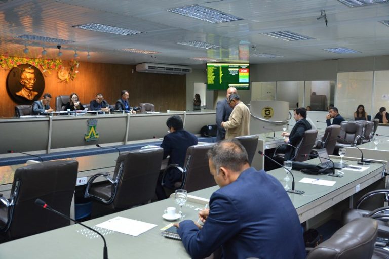 Câmara de Campina Grande debate e aprova 158 requerimentos em benefício da população