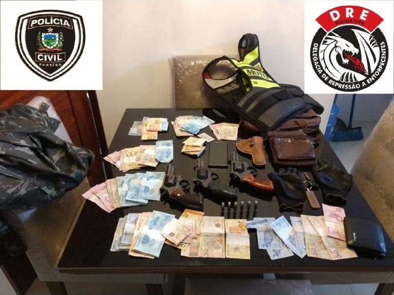 Homem é preso com armas e R$5 mil em CG