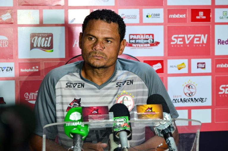 Fábio Júnior é regularizado e já pode estrear pela Raposa