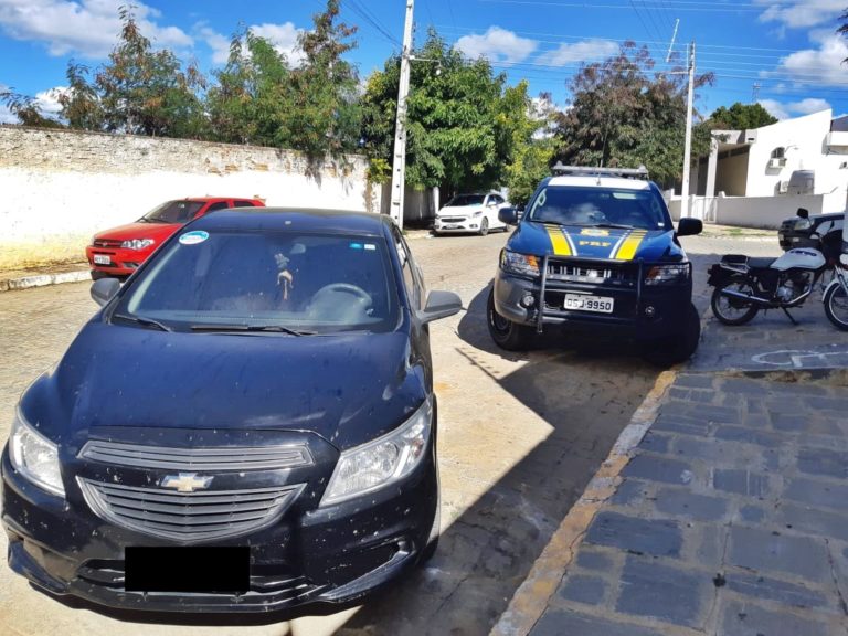 PRF apreende carro alugado há dois anos e que não foi devolvido