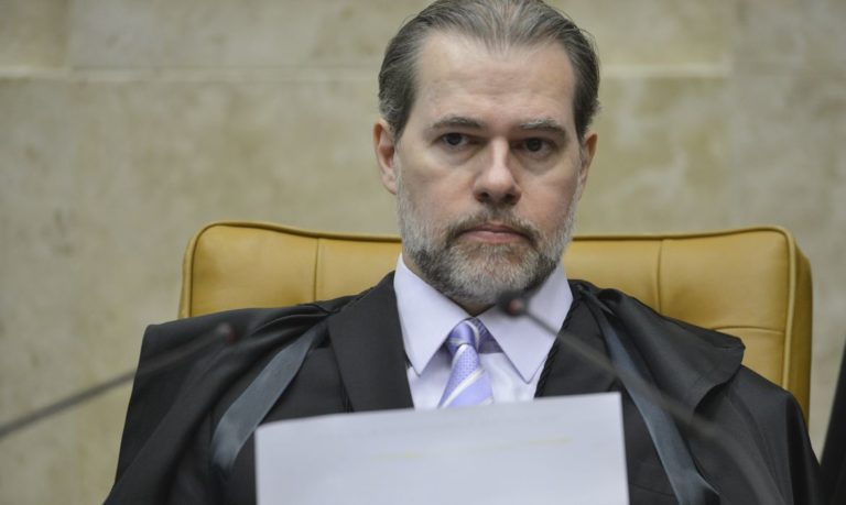 Presidente do STF se declara suspeito para analisar petição de Coutinho sobre uso da tornozeleira eletrônica