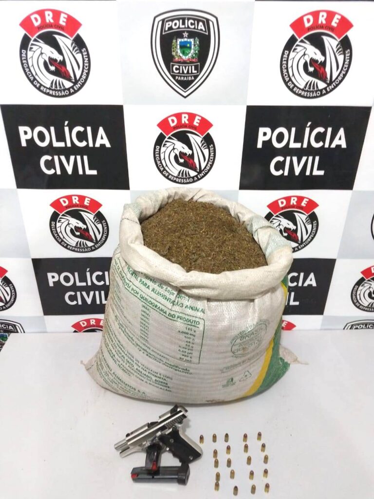 Polícia apreende 15kg de maconha e pistola em sítio de CG; Dois foram presos