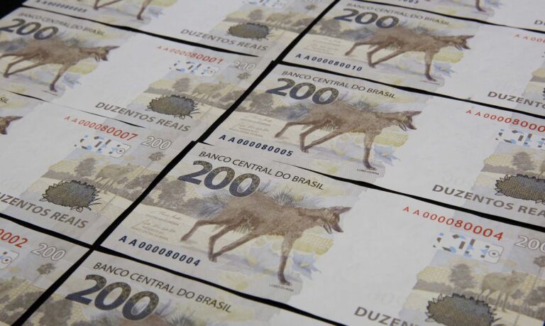 Cédula de R$200 começa a circular para suprir ausência de dinheiro em espécie