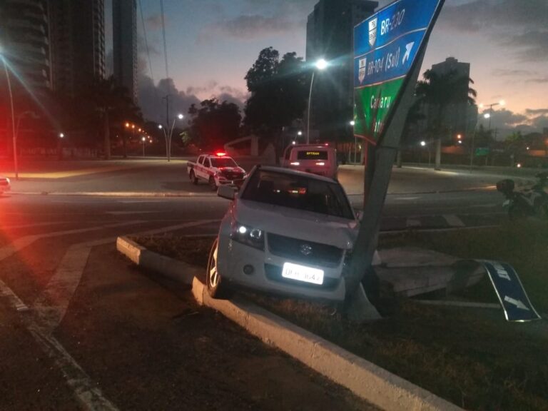 Polícia persegue e captura suspeitos de roubo a comerciantes da Empasa