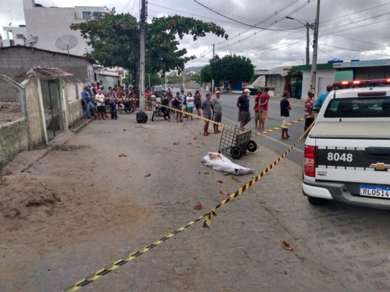 Idoso é executado enquanto fazia entregas em Queimadas