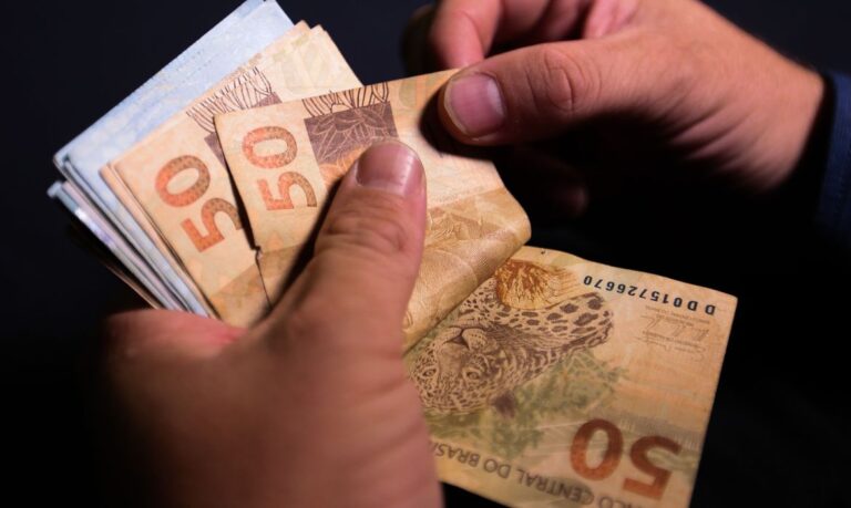 Previsão para o salário mínimo de 2021 é de R$1.088