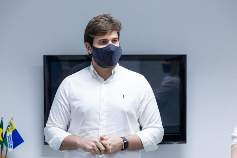 OPINIÃO: Trinta dias de um governo de mangas arregaçadas em Campina Grande