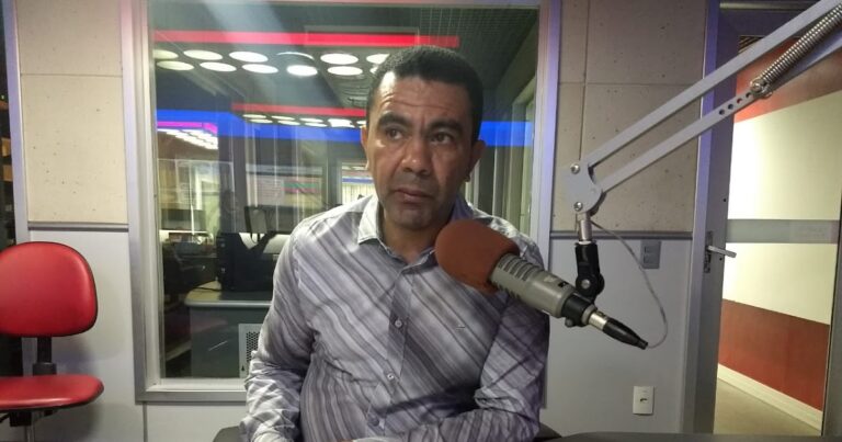Lei que responsabiliza pais por vandalismo de filhos em escolas de CG é sancionada; matéria é do vereador Pastor Luciano Breno