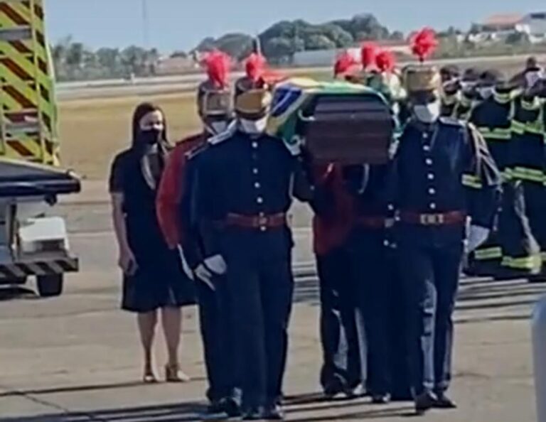 Corpo de José Maranhã chega à Paraíba