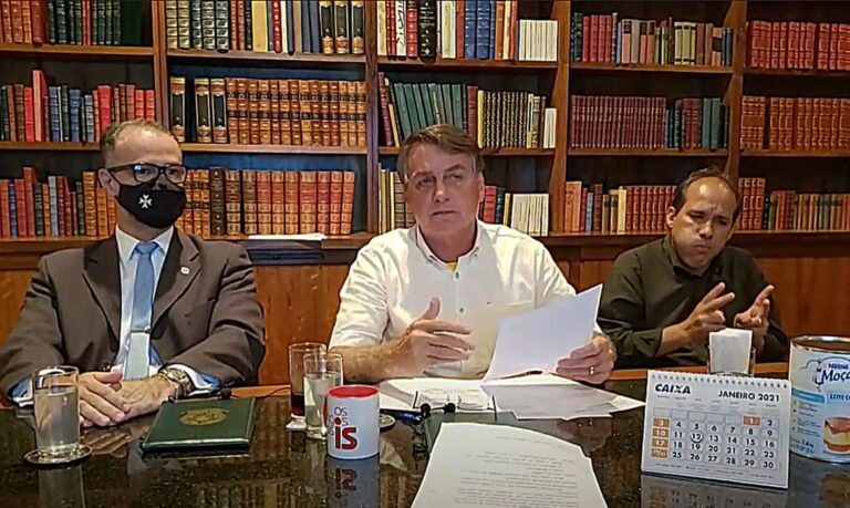Bolsonaro vai ter reunião para discutir preço de combustíveis nesta sexta; Foco é a alta no diesel