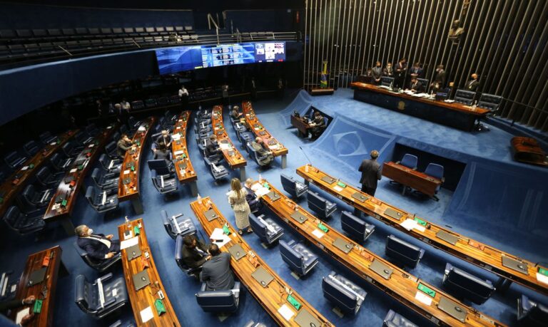 Auxílio emergencial: Senado aprova PEC Emergencial em primeiro turno