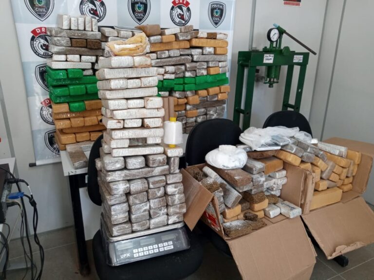 Polícia apreende cerca de 300kg de drogas e apreende cinco homens em Campina Grande