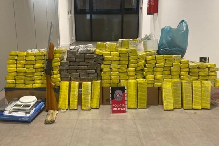 Casal é preso com droga avaliada em R$200 mil, em Jacumã