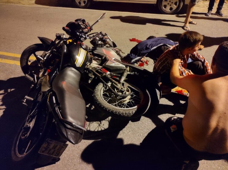 IMAGEM FORTE: Jovens ficam feridos após acidente envolvendo motocicletas na cidade de Montadas