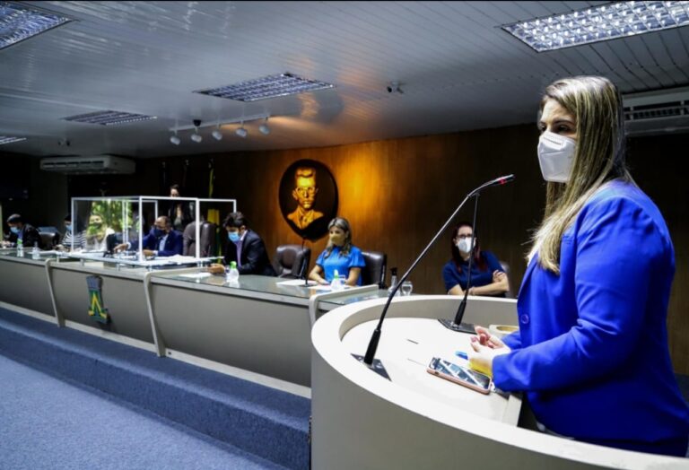 Abril Azul: Vereadores discutem conscientização sobre o autismo em sessão especial