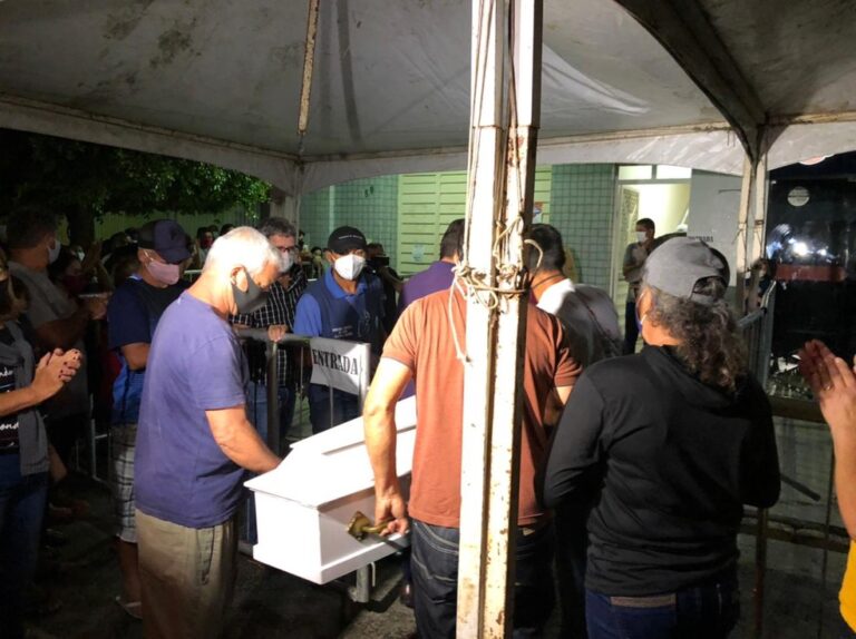 Corpo de Gael chega ao Cariri paraibano sob forte comoção; Sepultamento será nesta quinta