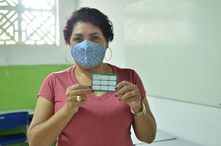Professores do ensino médio, superior e profissionalizante começam a ser vacinados nesta quarta, em CG