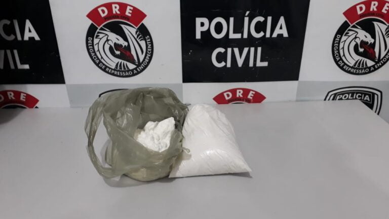 Homem tenta enganar polícia afirmando que cocaína era produto para limpar piscina, mas acaba preso