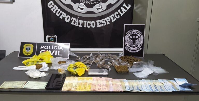 Em Pocinhos, dois homens são presos suspeitos de tráfico de drogas