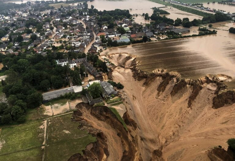 MUNDO: Chuva mata mais de 100 na maior tragédia da Alemanha em seis décadas