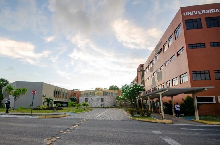 MPF investiga compra de vaga no curso de medicina da UFPB por R$80 mil