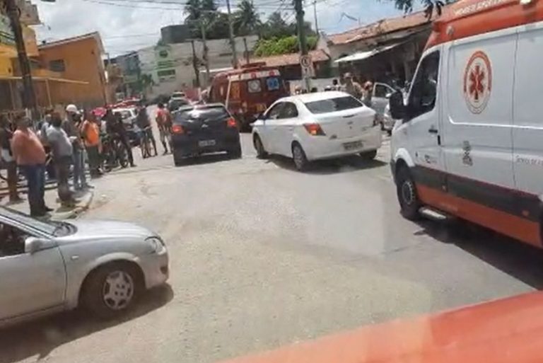 Acidente entre carro e trem deixa cinco feridos na Paraíba