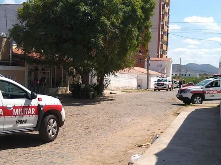 Suspeito de assalto em escola morre em confronto com a polícia no Sertão