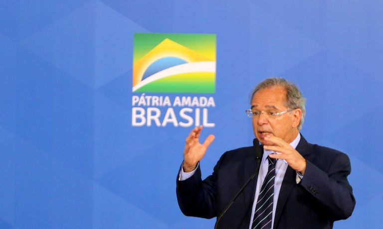 Bolsa Família com valor de R$300 é prioridade do Governo Bolsonaro, afirma Paulo Guedes