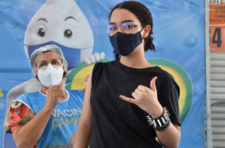 Campina ultrapassa marca de 300 mil vacinados contra a Covid-19; Veja quantos por cento da população já foi imunizada