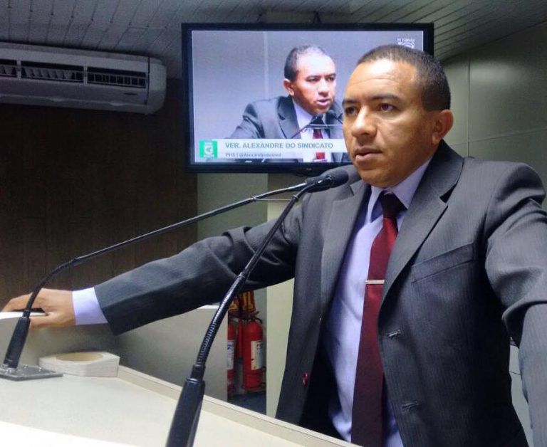 Alexandre do Sindicato anuncia entrega de liderança da bancada do prefeito Bruno na CMCG; Entenda os motivos