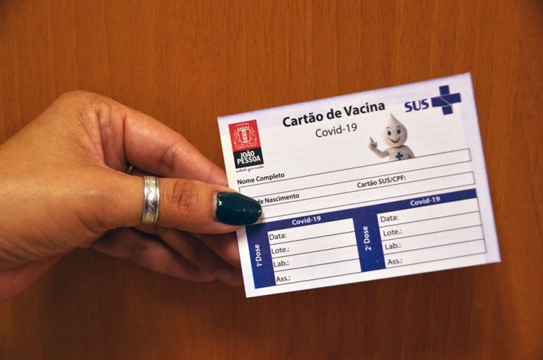 COVID-19: Homem é preso tentando furtar cartões de vacinação, em João Pessoa