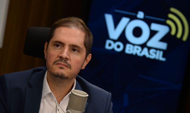 Vacinação de crianças terá consequências, diz ministro; Mais de 57 mil foram vacinadas de maneira irregular
