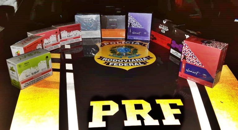 PRF apreende carga de cigarros eletrônicos contrabandeados e prende homem