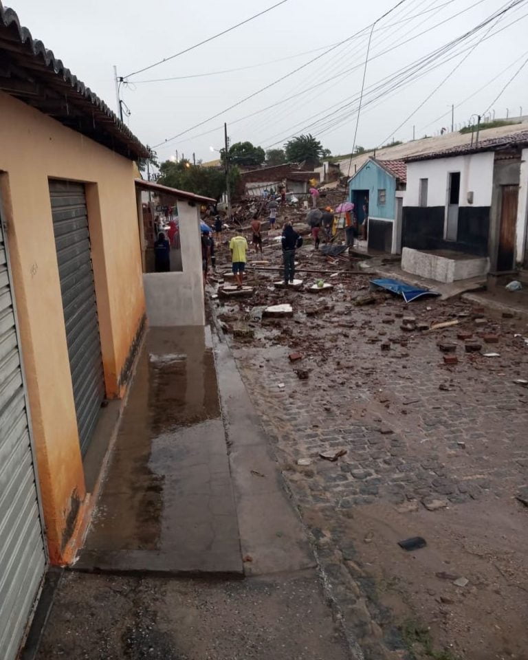 Vítimas de enxurrada em Pocinhos são socorridas para o Hospital de Trauma; Quatro pessoas já deram entrada