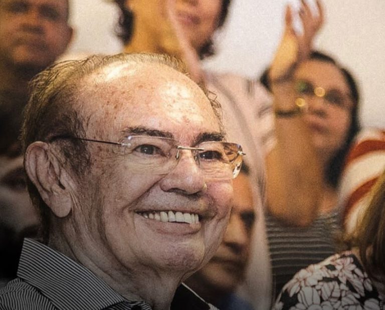 Corpo de Ivandro Cunha Lima será sepultado neste sábado em Campina Grande; Morte aconteceu pela manhã