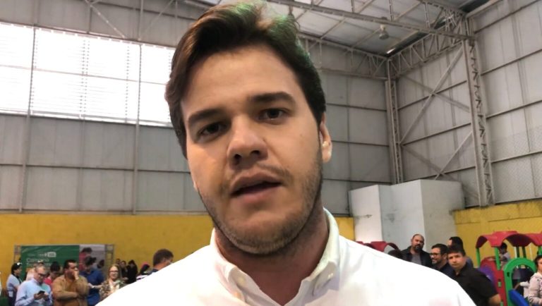Bruno anuncia mega-operação de recapeamento em Campina Grande