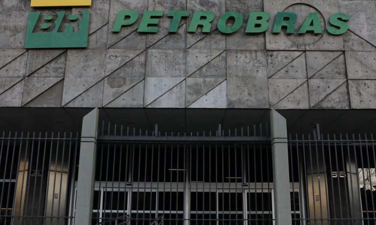 Petrobras reduz preços de gasolina, diesel e gás de cozinha; confira valores
