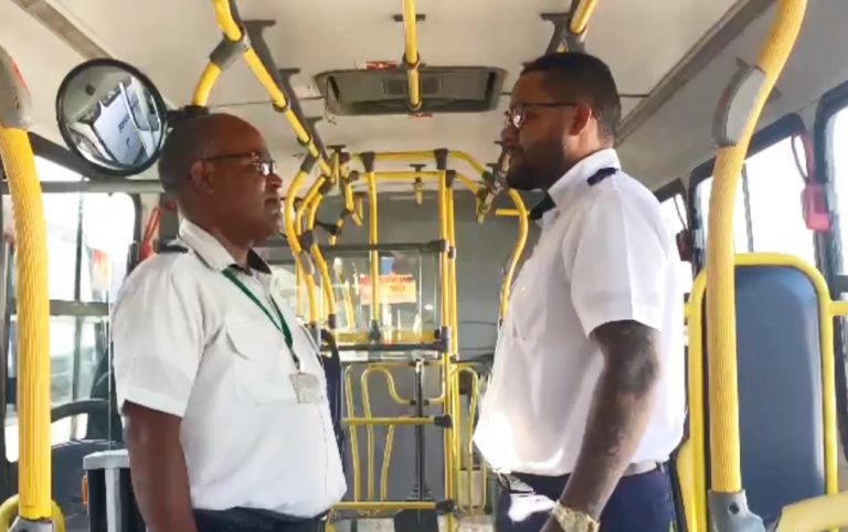 Dia dos Pais: Pai e filho trabalham como motoristas no transporte coletivo de Campina Grande