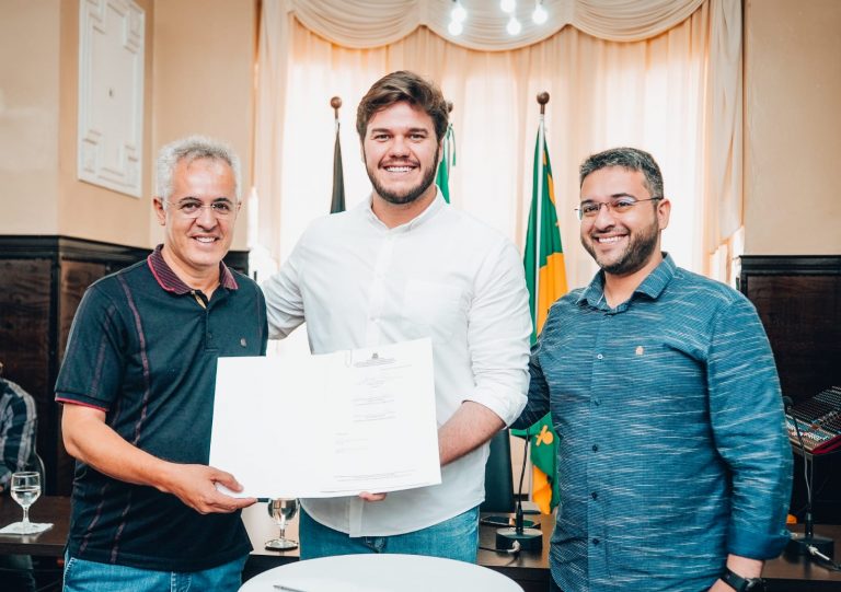 PMCG formaliza entrega de R$675 mil em subvenções a APAE e outra entidades filantrópicas