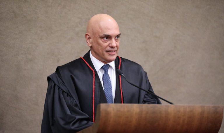 Alexandre de Moraes determina desbloqueio onde eram realizadas manifestações