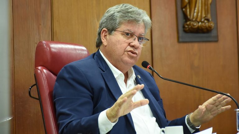 Governador manda Polícia Militar desobstruir rodovias fechadas por bolsonaristas na Paraíba