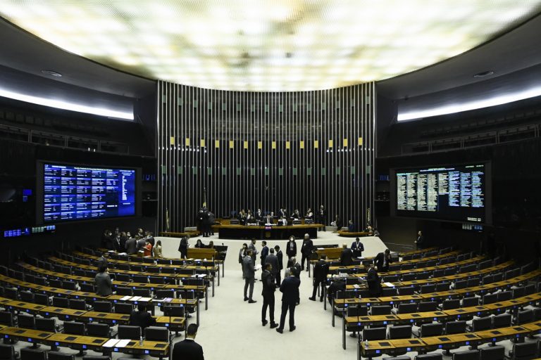 Câmara e Senado querem reajuste para parlamentares e impacto nos cofres públicos pode ultrapassar R$ 500 milhões