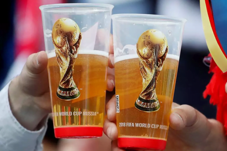 Copa do Catar terá a cerveja mais cara da história: R$73 o copo de meio litro