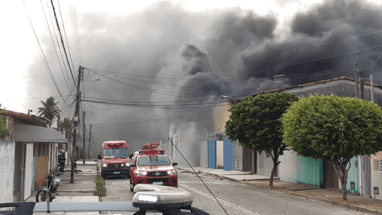 Paraibanos ficam feridos em incêndio em fábrica de fogos de artifício no RN