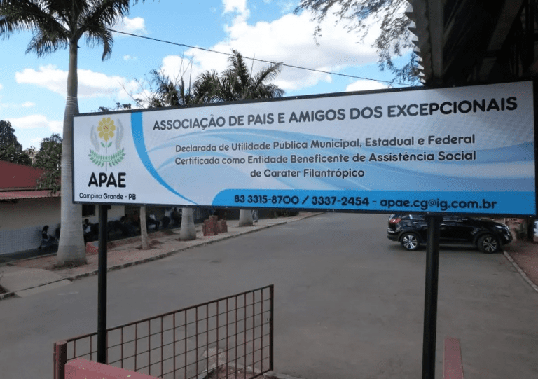 Dupla invade Apae de Campina Grande e rouba computadores e máquinas de costura