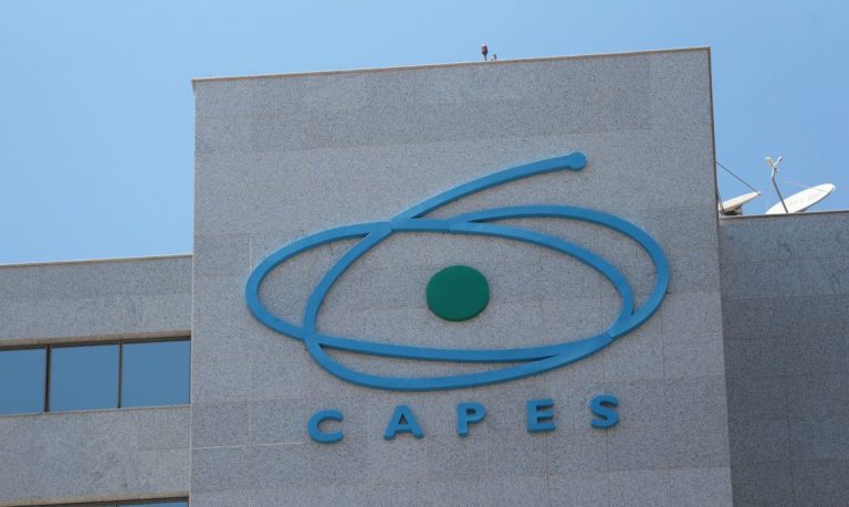 Ministério da Educação libera R$ 50 milhões para pagamento de bolsas da Capes