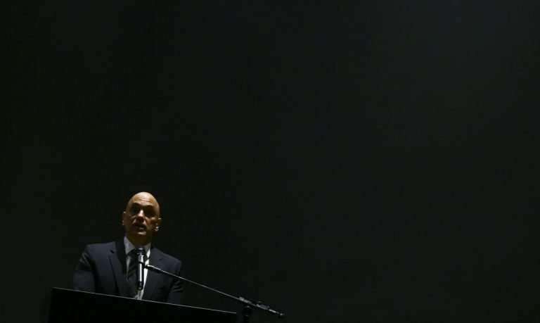 Moraes determina prisão de ex-ministro da Justiça de Bolsonaro e de ex-comandante da PM no DF
