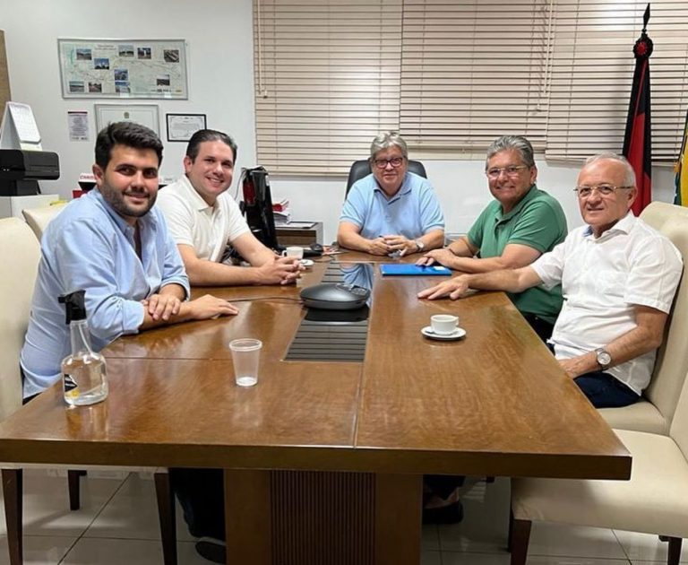 Branco Mendes desiste de candidatura à Presidência da ALPB e vai apoiar Adriano Galdino